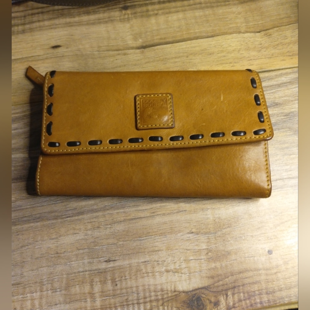 Dooney Bourke Florentine Leather Clutch Wallet And Checkbook